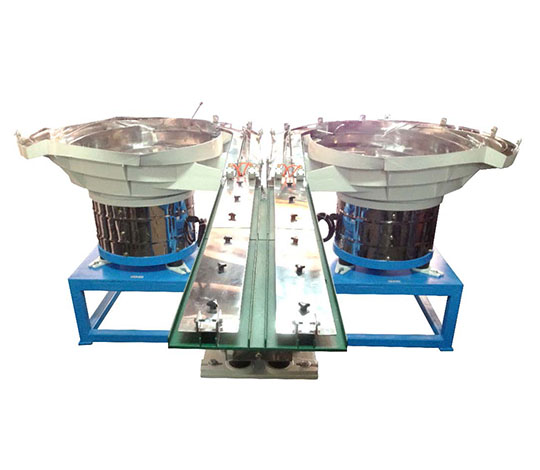 FEEDERS OF MULTI-RAILS HEMISPHERE TYPE ARRAYING AND LINING TO THE SAME DIRECTION