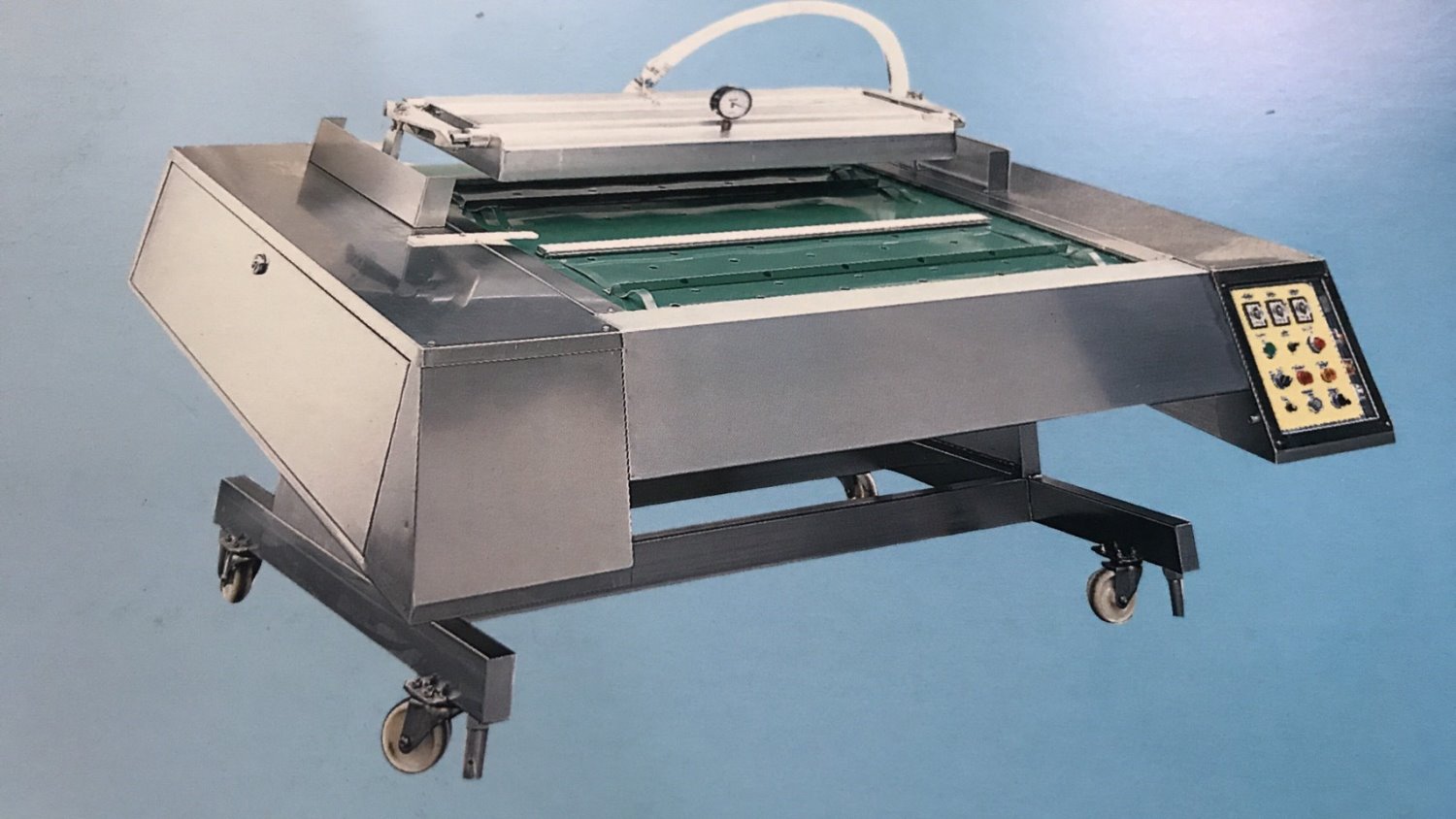 Continuous automatic vacuum sealing packaging machine